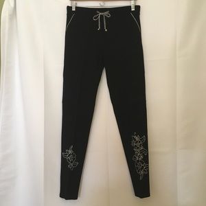 Desigual Leggings with white embroidery flowers